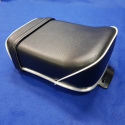 Selle puff R50 dans le garde-boue
